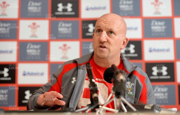 181113 - Wales Rugby Media Interviews -Shaun Edwards talks to reporters