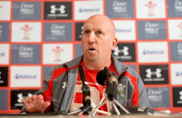 181113 - Wales Rugby Media Interviews -Shaun Edwards talks to reporters