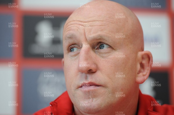 251113 - Wales Rugby Media Interviews -Shaun Edwards talks to reporters