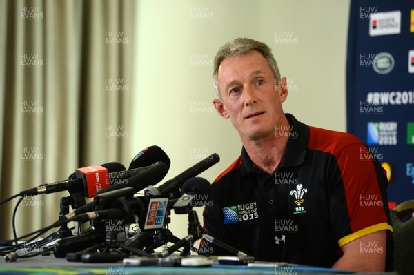 280915 - Wales Rugby Media Interviews -Rob Howley talks to media