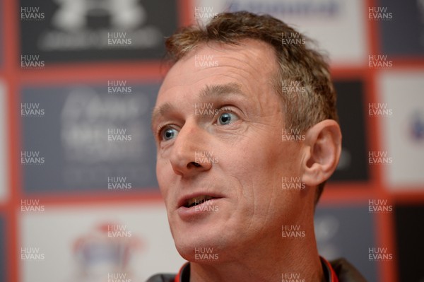 281113 - Wales Rugby Media Interviews -Rob Howley talks to reporters