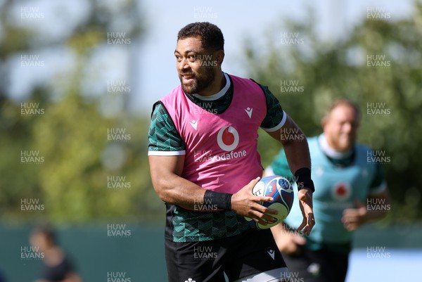 021023 - Wales Rugby Training in the week leading up to their final Rugby World Cup Pool match against Georgia - Taulupe Faletau during training