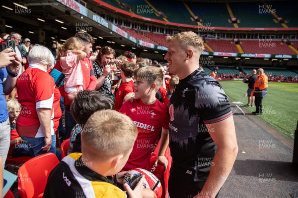 070823 - Wales Rugby Open Training to the public at the Principality Stadium - Jac Morgan signs autographs 