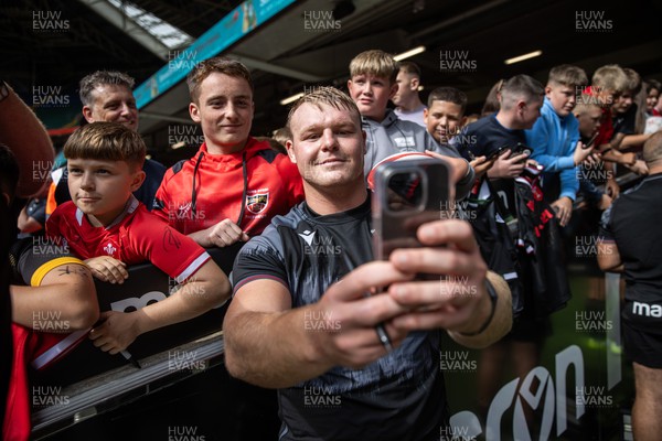 070823 - Wales Rugby Open Training to the public at the Principality Stadium - Dewi Lake signs autographs 