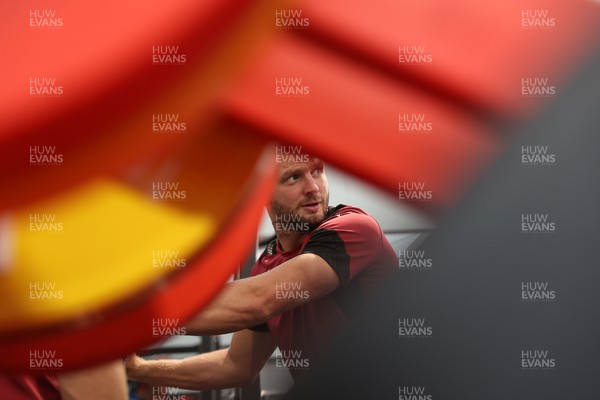290923 - Wales Rugby return to training after their break from the Rugby World Cup - Dan Biggar during training