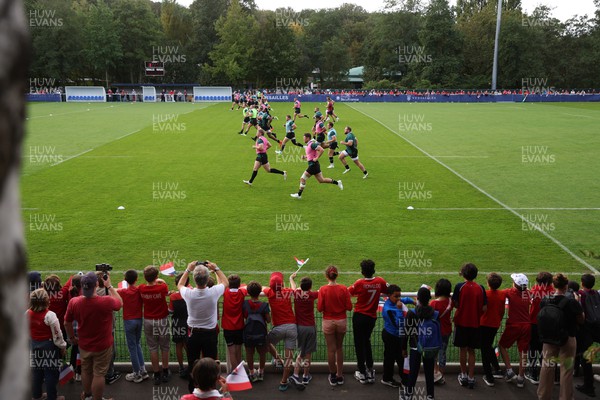 290923 - Wales Rugby hold an Open Training Session - Wales train in front of fans