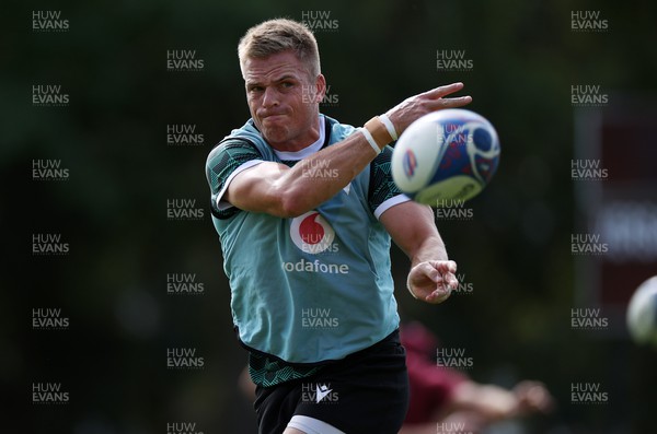 290923 - Wales Rugby hold an Open Training Session - Gareth Anscombe during training