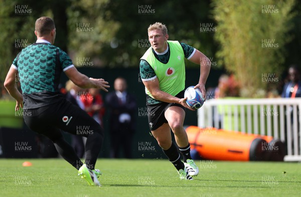 290923 - Wales Rugby hold an Open Training Session - Jac Morgan during training