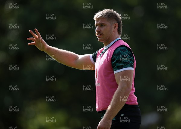 290923 - Wales Rugby hold an Open Training Session - Aaron Wainwright during training