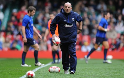 29.10.10 - Wales Rugby Training - Wales defence coach Shaun Edwards during training. 
