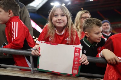 291025 - Wales Rugby Open Training - Fans wait for the team