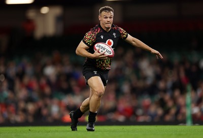 291025 - Wales Rugby Open Training - Jarrod Evans during training