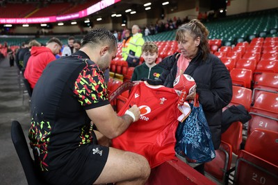 291025 - Wales Rugby Open Training - Liam Belcher during fan signing