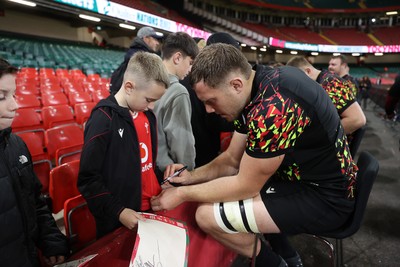 291025 - Wales Rugby Open Training - Ben Carter during fan signing