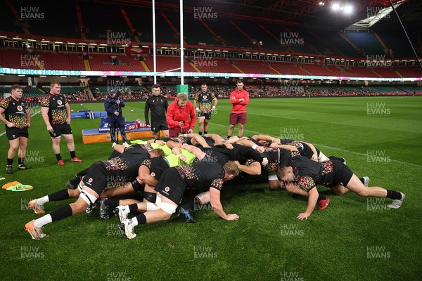 291025 - Wales Rugby Open Training - Scrum 