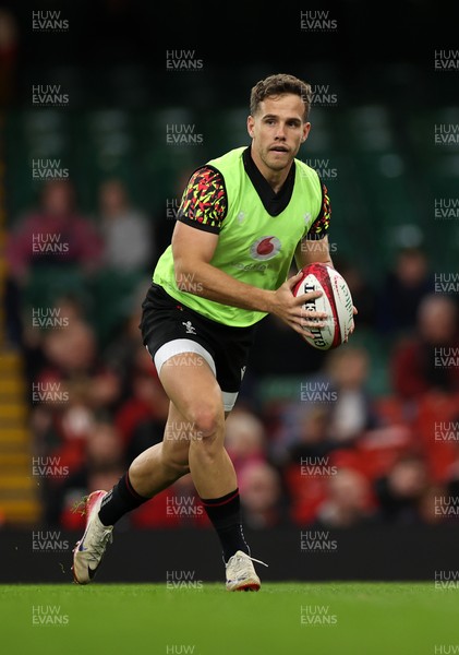 291025 - Wales Rugby Open Training - Kieran Hardy during training