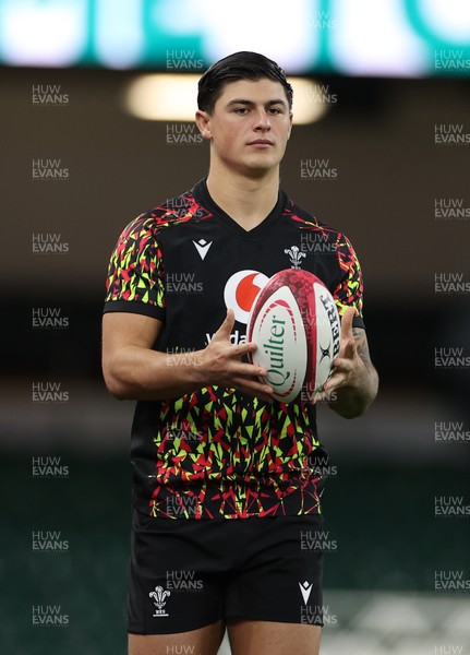 291025 - Wales Rugby Open Training - Louis Rees-Zammit during training