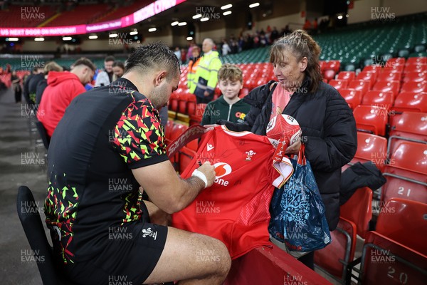 291025 - Wales Rugby Open Training - Liam Belcher during fan signing