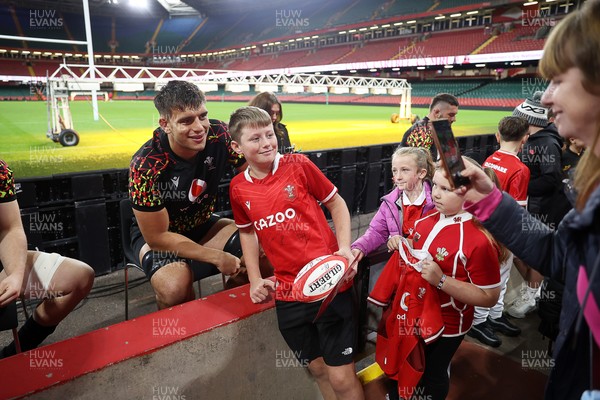 291025 - Wales Rugby Open Training - Dafydd Jenkins during fan signing