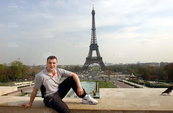 280303 - Wales Rugby - Wales' Iestyn Harris views the Eiffel Tower in Paris