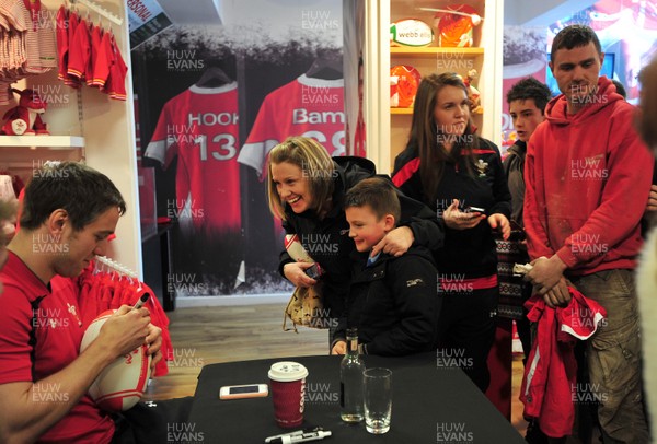 070312- Wales Rugby Players Signing Session Wales Players Ryan Jones, Jonathan Davies and Toby Faletau, meet fans and sign autographs at the Cardiff Arms Shop and Bar