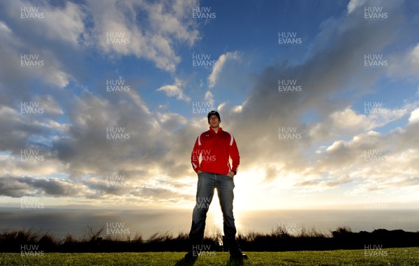 16.06.10 - Wales Rugby Players Visit Boomrock - Alun Wyn Jones during a trip to Boomrock in Wellington. 