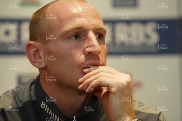 090206Wales Rugby Press Conference -  Wales rugby captain Gareth Thomas during press conference