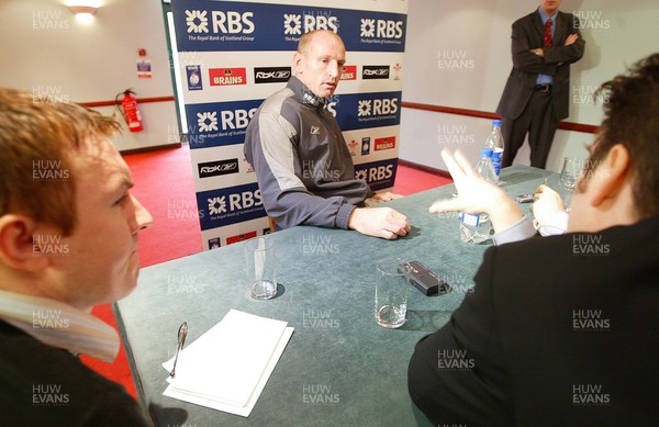 090206Wales Rugby Press Conference -  Wales rugby captain Gareth Thomas during press conference