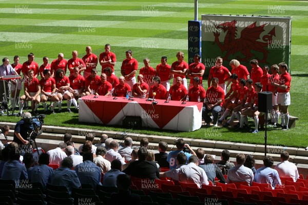 10.08.07 - Sport... Former Welsh International Rav Gravell(lt) announces the Wales Rugby World Cup Squad at the Millennium Stadium in Cardiff. 