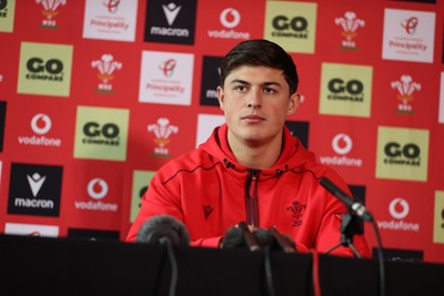 170226 - Picture shows Louis Rees-Zammit speaking during a Press Conference today