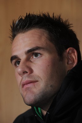 25.01.10 - Wales Rugby Press Conference - Lee Byrne talks to reporters. 