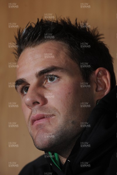 25.01.10 - Wales Rugby Press Conference - Lee Byrne talks to reporters. 