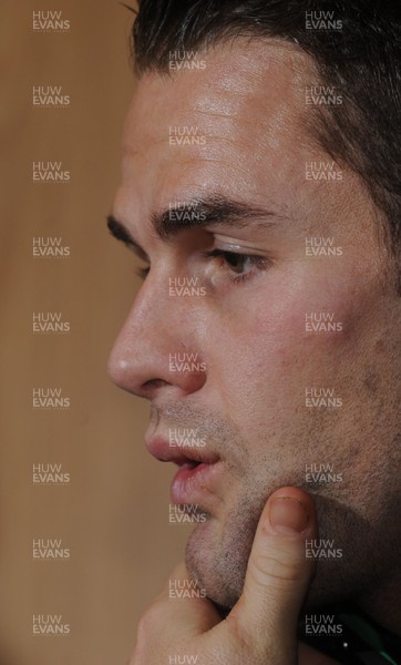 25.01.10 - Wales Rugby Press Conference - Lee Byrne talks to reporters. 