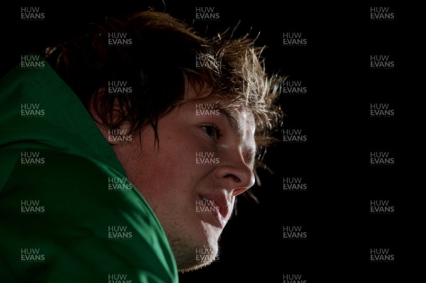 25.01.10 - Wales Rugby Press Conference - Rhys Gill talks to reporters. 