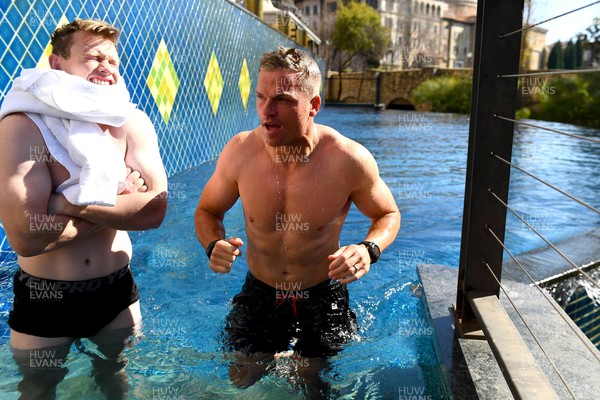 040722 - Wales Rugby Recovery Session - Nick Tompkins and Gareth Anscombe in a cold pool as part of a recovery session