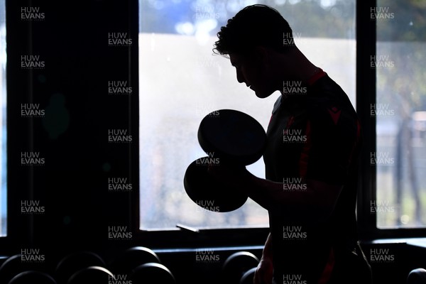 240622 - Wales Rugby Recovery Session - Louis Rees-Zammit during a gym session
