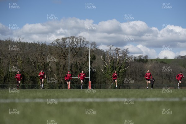 310322 - Wales Sevens Training - Players during training