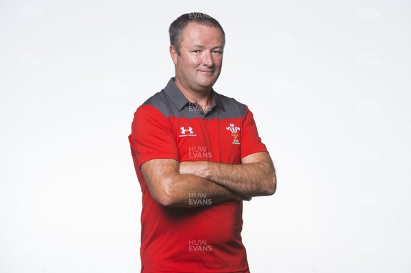 010819 - Wales Rugby Squad - Dr Geoff Davies