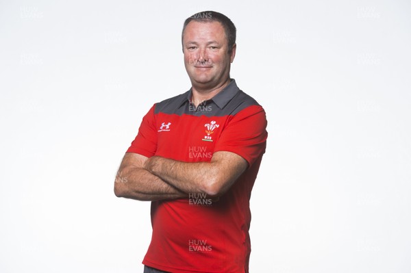 010819 - Wales Rugby Squad - Dr Geoff Davies