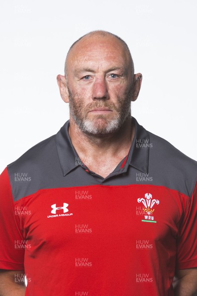 010819 - Wales Rugby Squad - Robin McBryde