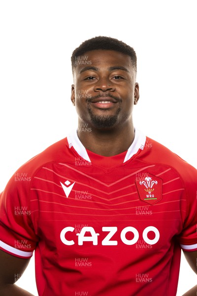 011121 - Wales Rugby Squad - Christ Tshiunza