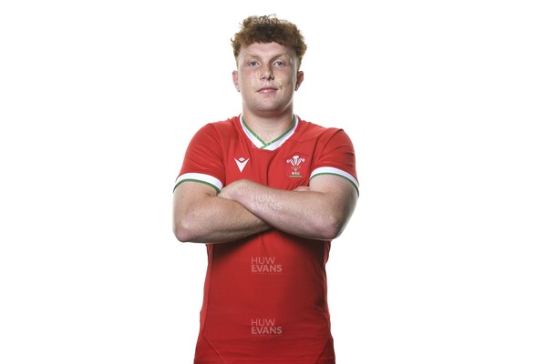 280621 - Wales Rugby Squad - Aneurin Owen