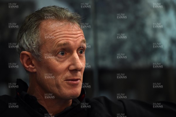 161018 - Wales Rugby Squad Announcement - Rob Howley talks to media