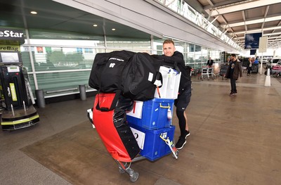 Wales Rugby Squad Arrive in Argentina 040618