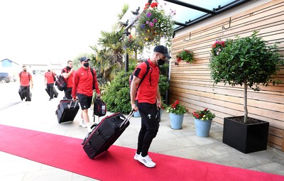 Wales Rugby Squad Arrive in North Wales 200621