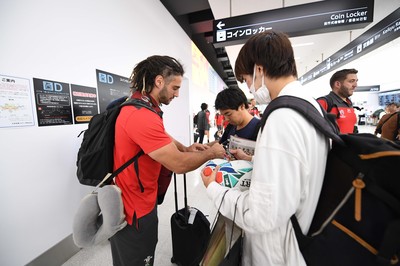 Wales Rugby Squad Arrive in Tokyo 211019