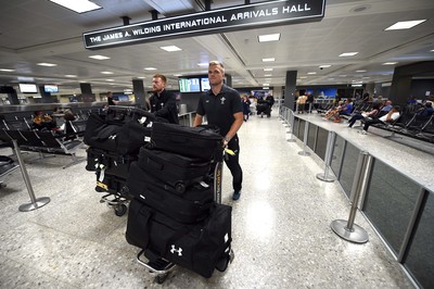 Wales Rugby Squad Arrive in Washington D.C. 270518