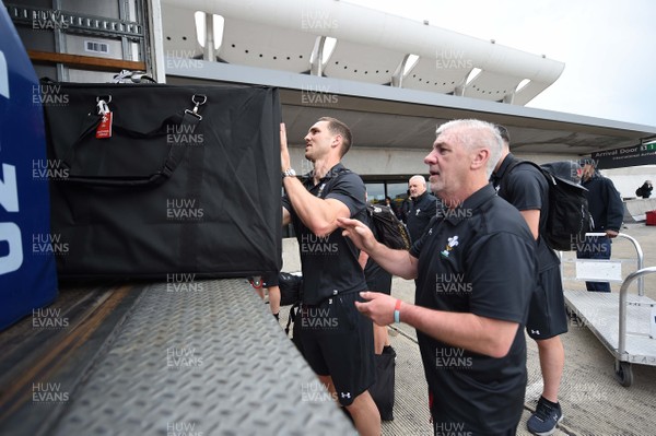 270518 - Wales Rugby Squad Arrive in Washington DC - George North arrives in Washington DC
