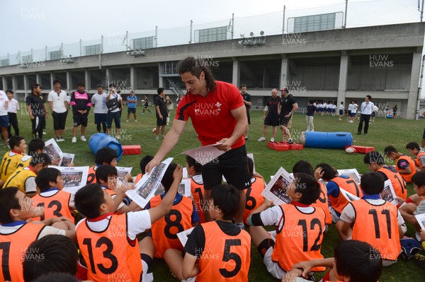 060613 - Wales Rugby Squad Coach Japanese Children -Josh Navidi during training with Japanese Children