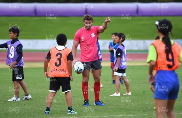 041019 - Wales Rugby Squad Members Coaching Local School Children - Leigh Halfpenny during a coaching session with local school children